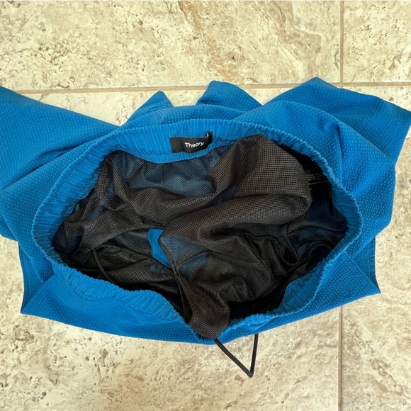 Theory Jace Splash Seer Swim Shorts in Sail Blue, size M - Picture 8 of 10